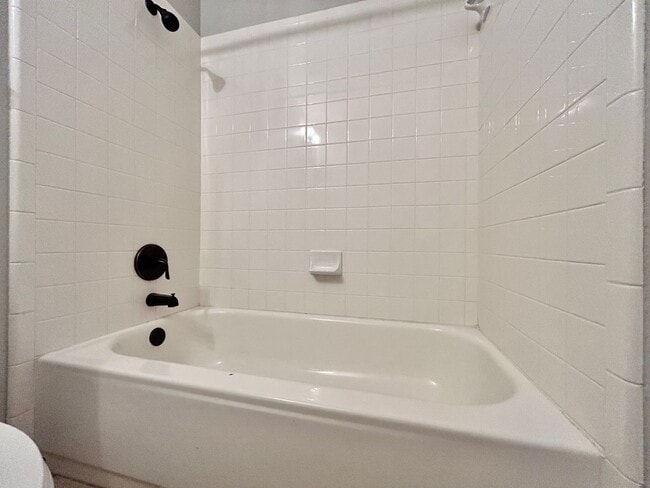 Building Photo - Move-In Ready 3/BR 2/BA Home Featuring Fireplace, Garage & Private Yard