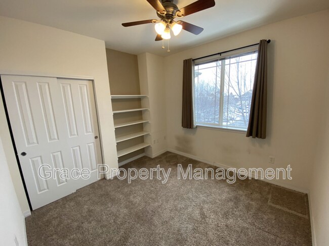 Building Photo - 804 Summer Hawk Dr