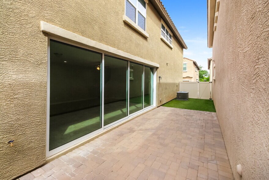 Building Photo - 1088 S Agnes Ln