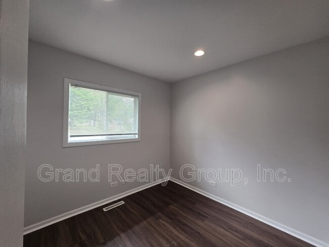 Building Photo - 18660 Pamela Pl