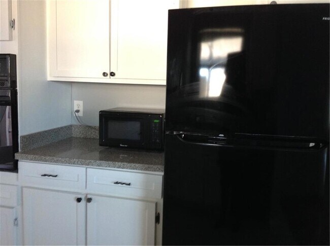 Building Photo - 5801 Rosalie Ct