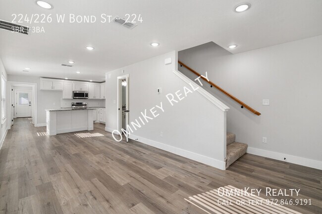 Building Photo - 224/226 W Bond St-224