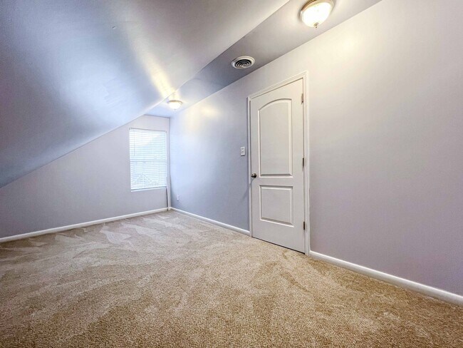 Building Photo - Beautiful 4-Bedroom Home in Hardin Valley with Modern Amenities & Spacious Living