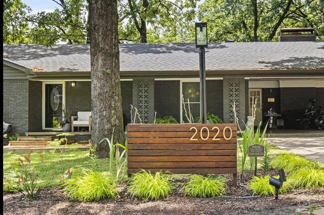 Primary Photo - 2020 Topf Rd