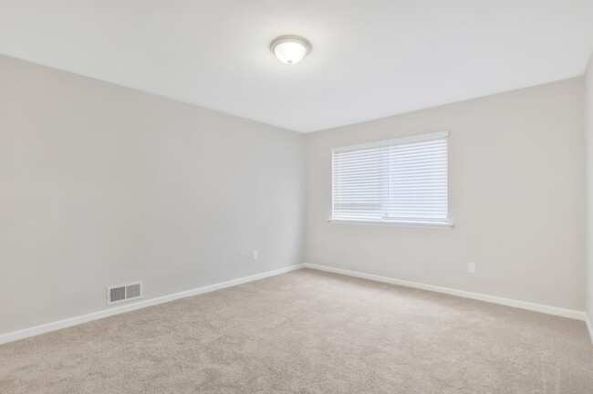 Building Photo - 4061 Oak Stone Dr