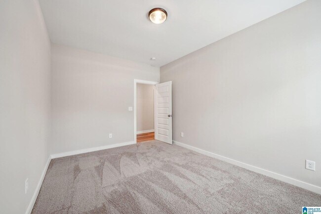Building Photo - 61 Victor Dr