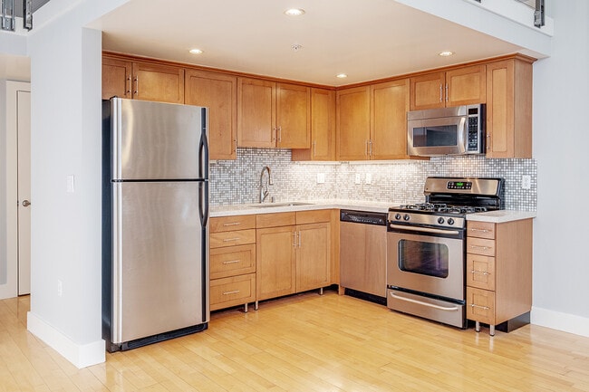 Building Photo - 68 Harriet St