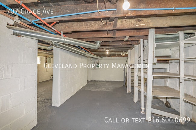 Building Photo - 707 Grace Ave