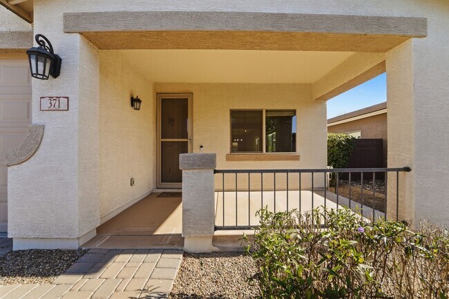 Building Photo - Ironwood Crossing Gem! 3 Bed + Den, Open Layout & Resort Amenities