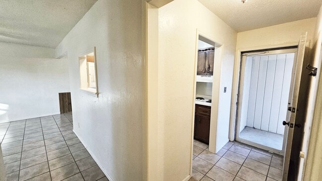 Building Photo - Charming 3-Bedroom Home in the Moore School District