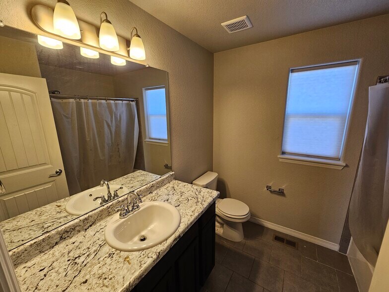 Building Photo - 6679 Weiser Dr