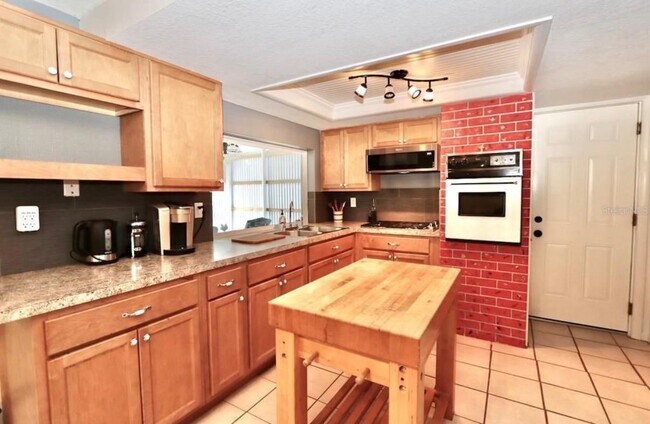 Building Photo - 3220 Rock Royal Dr