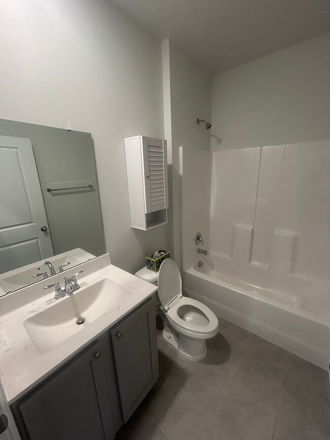 Building Photo - 304 Emery Oak Dr