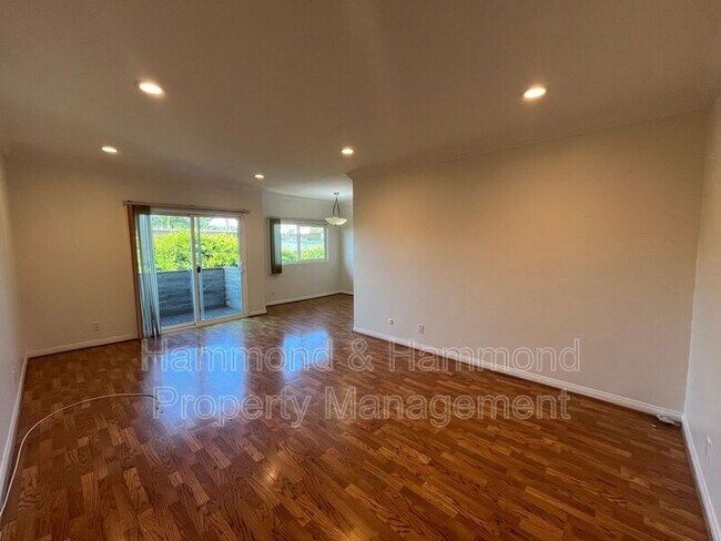 Building Photo - 5400 Newcastle Ave