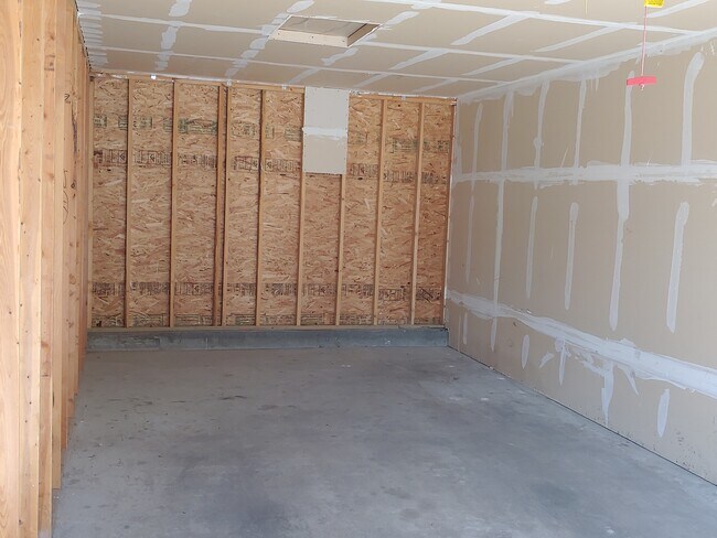 Over-Sized Deep "Tandum" Private Garage - 18989 E Warren Dr