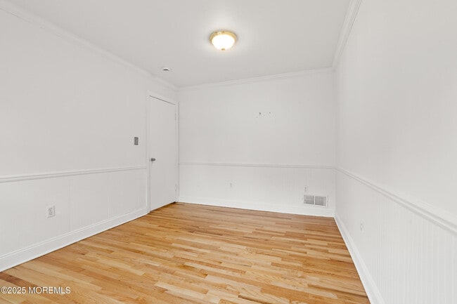 Building Photo - 1802 Holbrook St