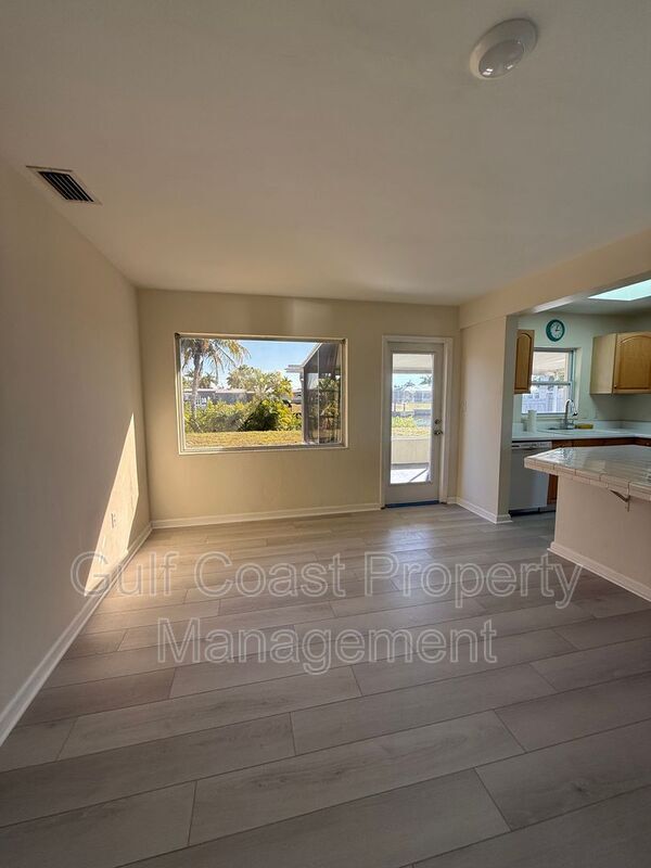 Building Photo - 220 Mentel Terrace