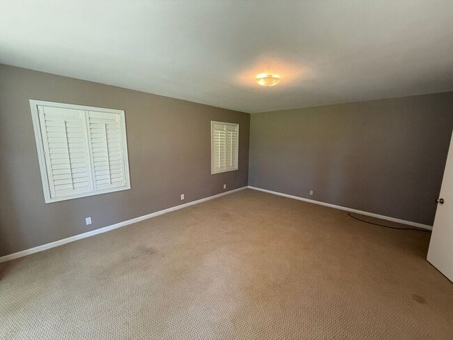 Building Photo - 4135 Rivercrest Dr N