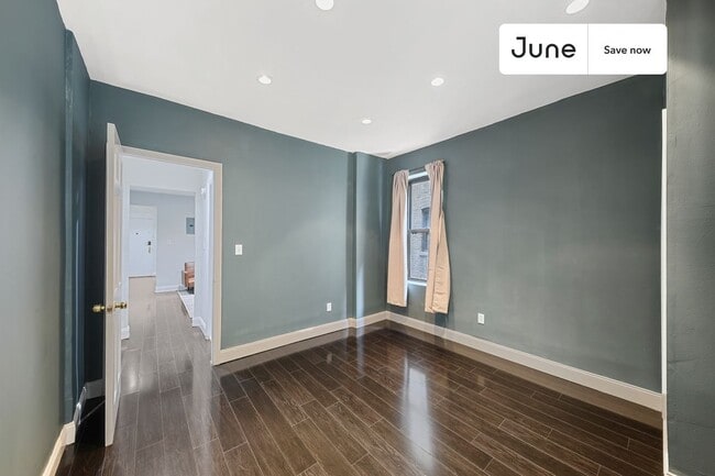 Building Photo - 23 E 109th St