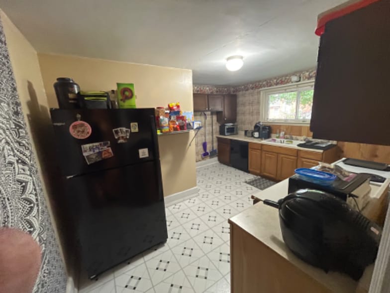 Building Photo - 355 East Ave