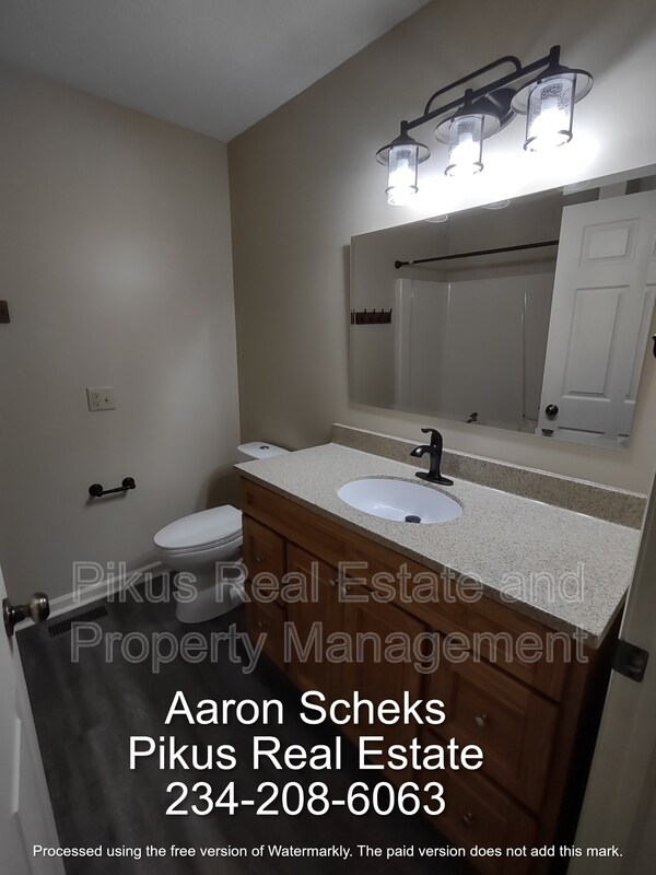 Building Photo - 4987 Shawn Cir NW