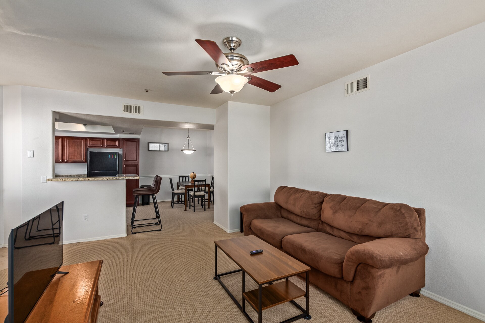 Building Photo - 4925 E Desert Cove Ave