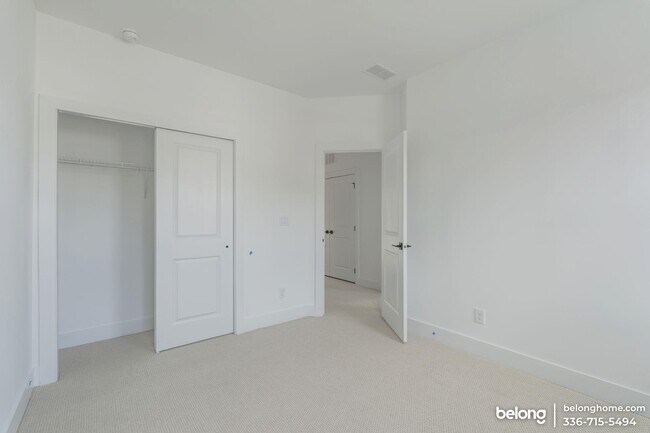 Building Photo - 2120 Opulent Oaks Ln