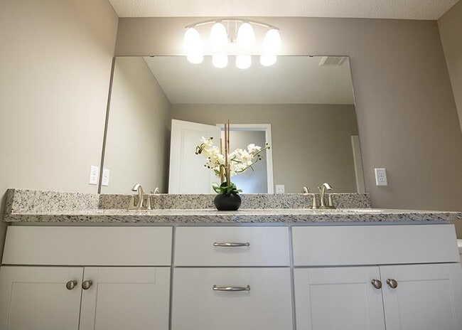 Building Photo - 11319 16th St NE