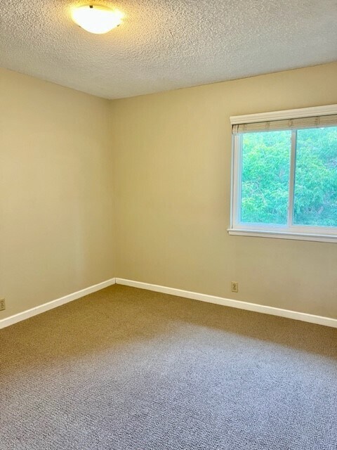 Building Photo - 35 Miramonte Dr