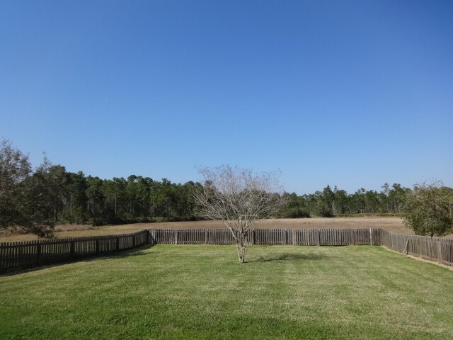 Building Photo - 1545 Amaryllis Cir