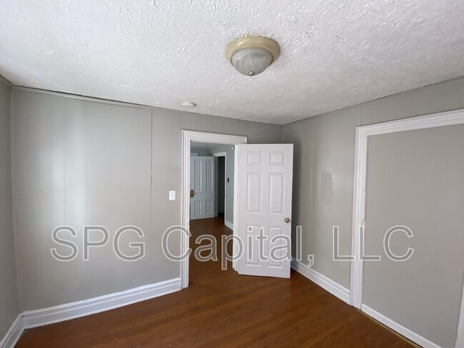 Building Photo - 324 N Franklin St