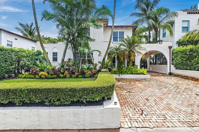 Building Photo - 710 Claremore Dr