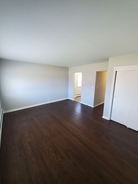 Building Photo - 3140 S Kinnickinnic Ave