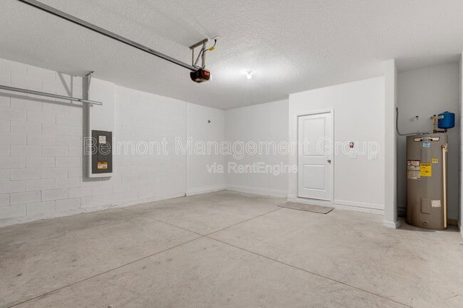 Building Photo - 1122 Bradford Pk Dr