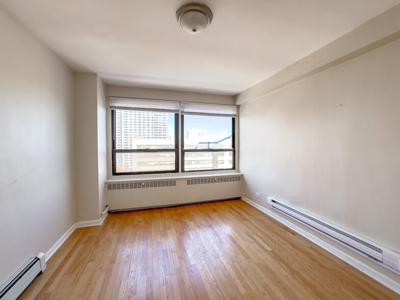 Building Photo - 4180 N Marine Dr