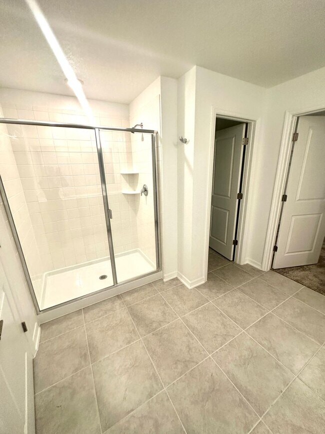 Building Photo - Brand New 4 bed inCypress Park - Haines City