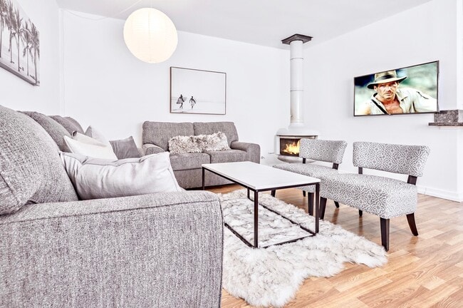 Big screen smart TV with streaming - 35 Dudley Ave