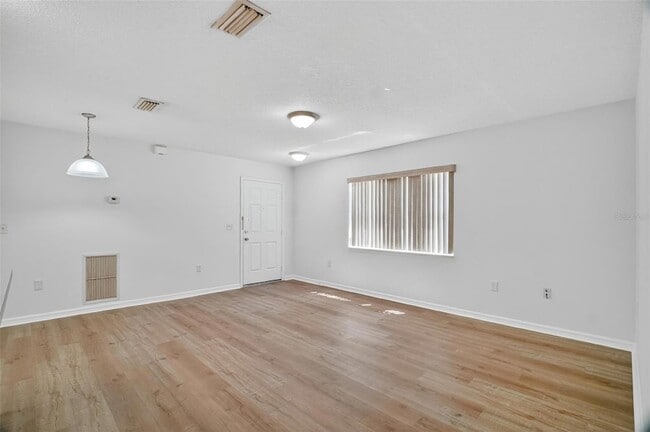 Building Photo - 525 Paulling Dr