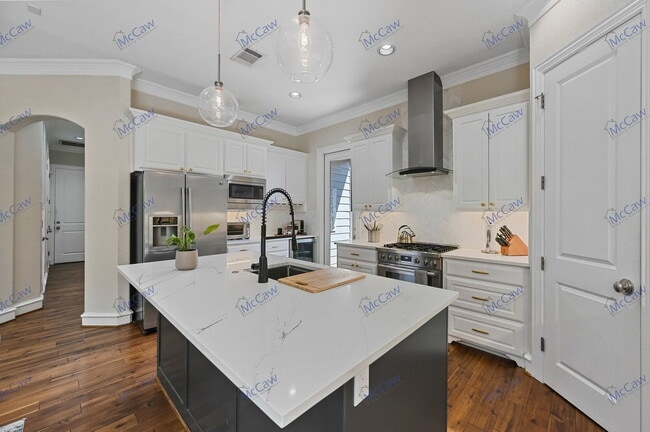 Building Photo - 5211 Mission Ave