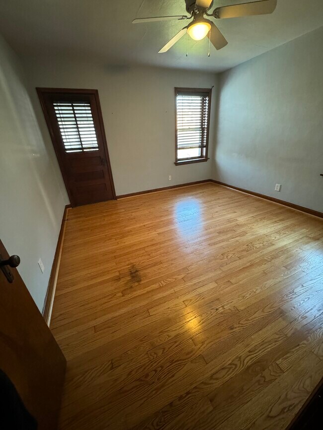 Building Photo - 6225 Eichelberger St