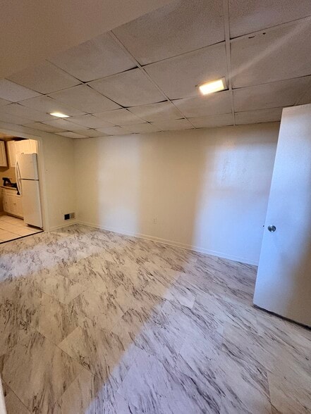 Building Photo - 910 Logwood Rd