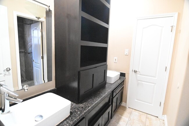 Building Photo - 3134 Homer Dr