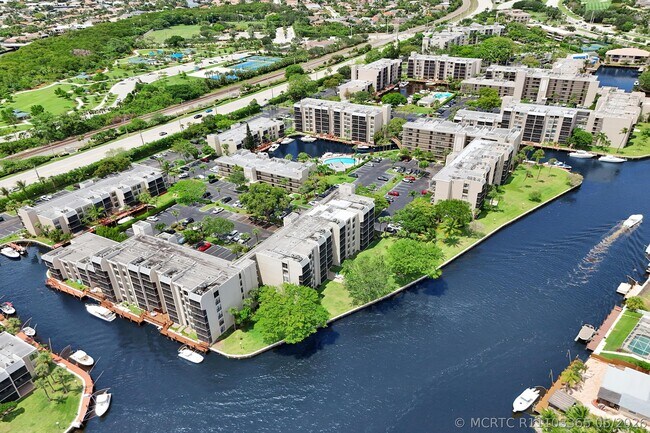 Building Photo - 12 Royal Palm Way