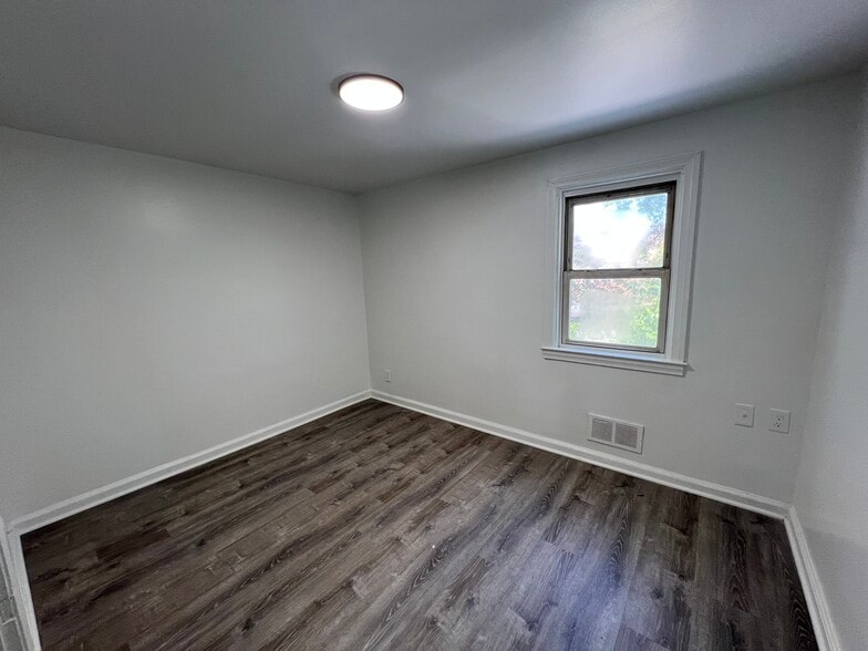 Building Photo - 2610 Price St