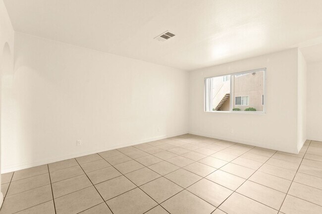 Building Photo - Spacious Ground-Level 2-Bedroom Condo Near...