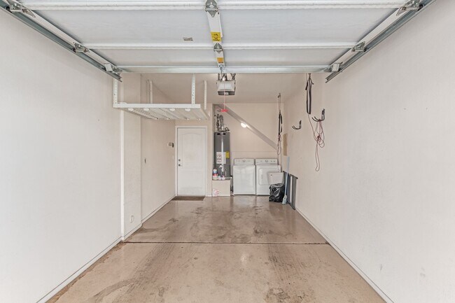 Building Photo - STUNNING UPDATED 1 BED / 1 BATH BILTMORE A...