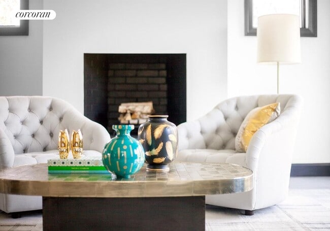 Building Photo - 141 S Fairview Ave