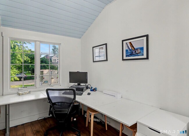Building Photo - 40 Oakwood Dr