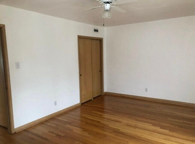 Building Photo - 8412 Winzenburg Dr
