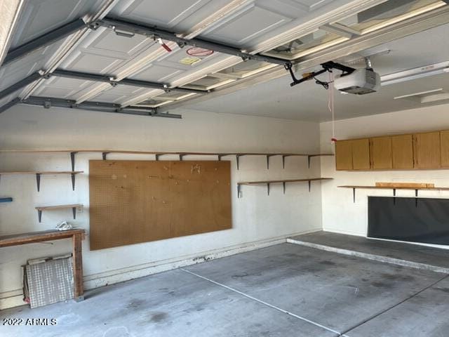 Building Photo - 725 S Monterey St